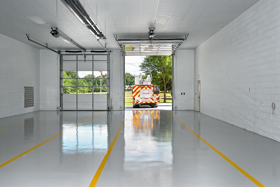 Industrial epoxy floor with safety lines